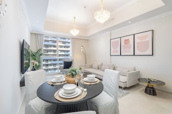 Heaven Crest Vacation Homes Downtown - Studio, 1, & 3 Bedroom Suites 2 Minute Walk To Dubai Mall And Burj Khalifa,,0 star