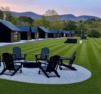 Emrose Luxury Cabins,,2 star