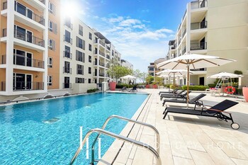 Lux The Elegant Sea View Suite,,4 star