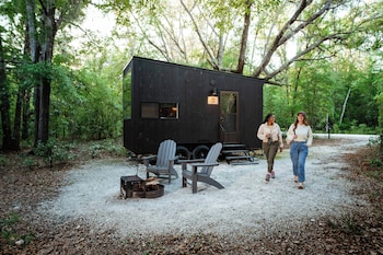 Postcard Cabins Dale Hollow,,2 star