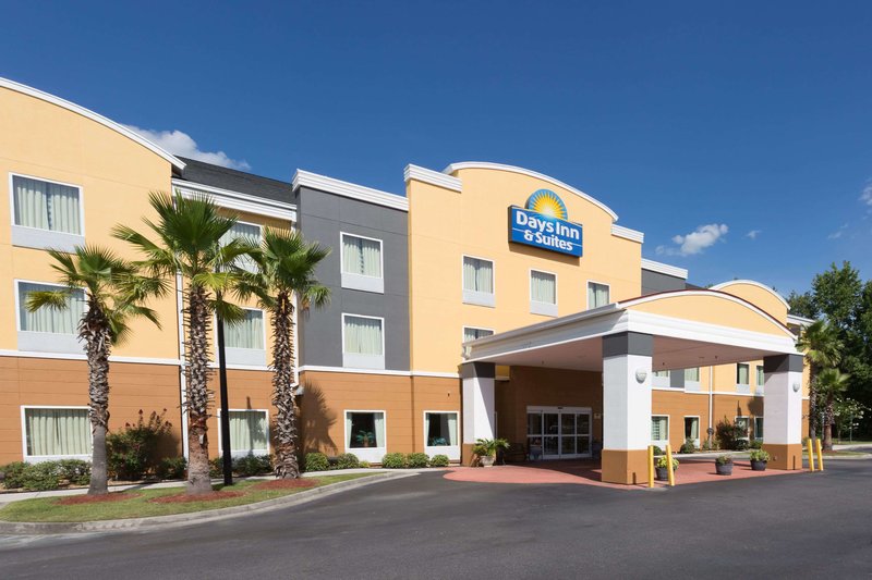 Days Inn & Suites By Wyndham Savannah North I-95,Rincon>>Port Wentworth,3 star
