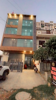 Hotel Majesty Inn,,3 star