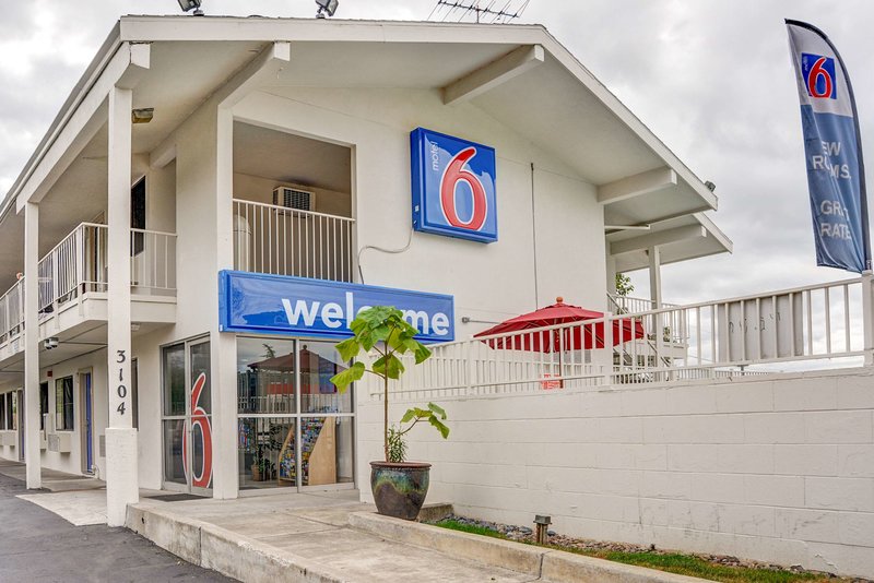 motel 6 portland or central