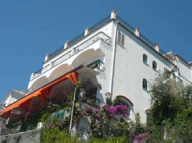 Hotel La Perla,Near Emerald Grotto,3 star