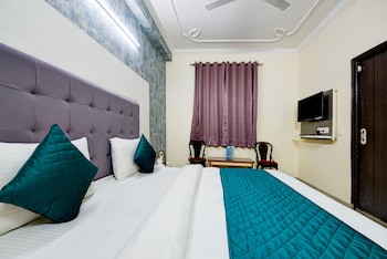Room-Hotel Mayank Plaza-Near Igi Airport,,2 star