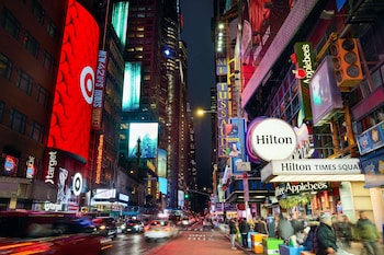 Hilton New York Times Square,Midtown>>Brooklyn,4 star