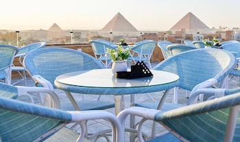 crown pyramids view hotel