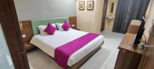 the grand piano hotel