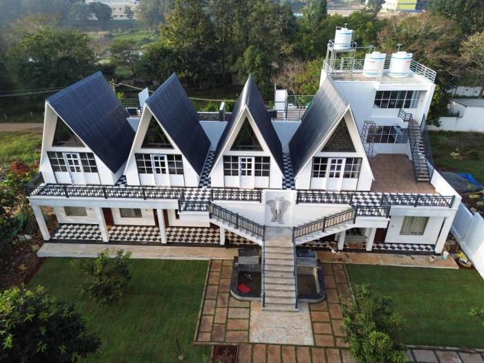 the novel holiday resorts