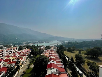 White House By The Ganges,,4 star