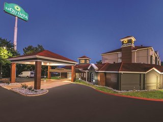 la quinta inn and suites by wyndham alexandria airport