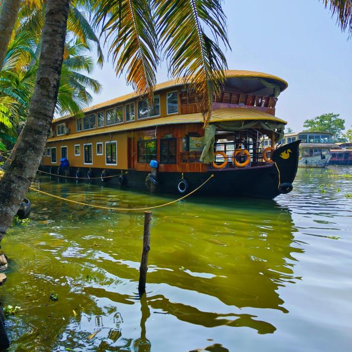 Vinayak House Boats,,3 star