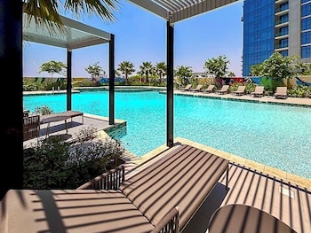 Lux Bnb Aykon Tower Skyline Views,,0 star