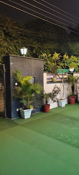 Aroha Stayinn - Gurugram,,4 star