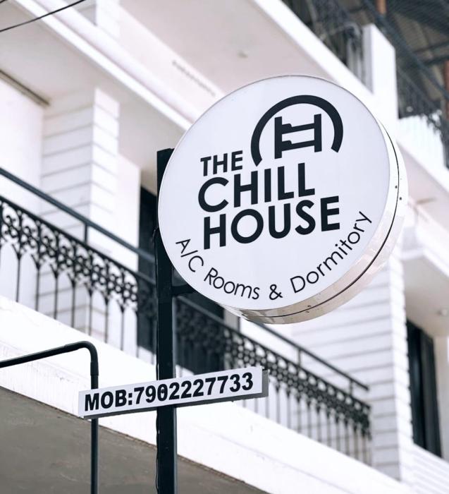 The Chill House,,1 star