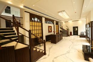 The Exotica Grandeur,,3 star