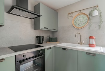 Cottage Cwtch,,3 star