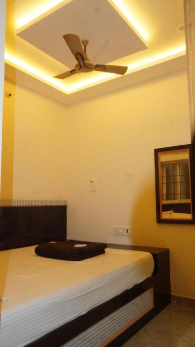 Sri Vasavi Residency,,2 star