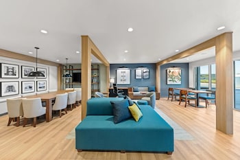 Everhome Suites Waco,4301 S Jack Kultgen Expy,3 star