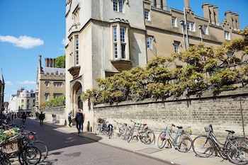 Sidney Sussex College Cambridge,,2 star