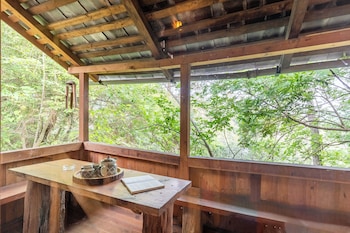 alaya stays suro woodbine chalet cottage