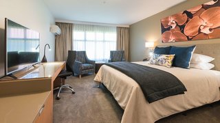 distinction hamilton hotel and conference centre