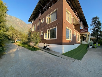 rozan jaai orchard hotel