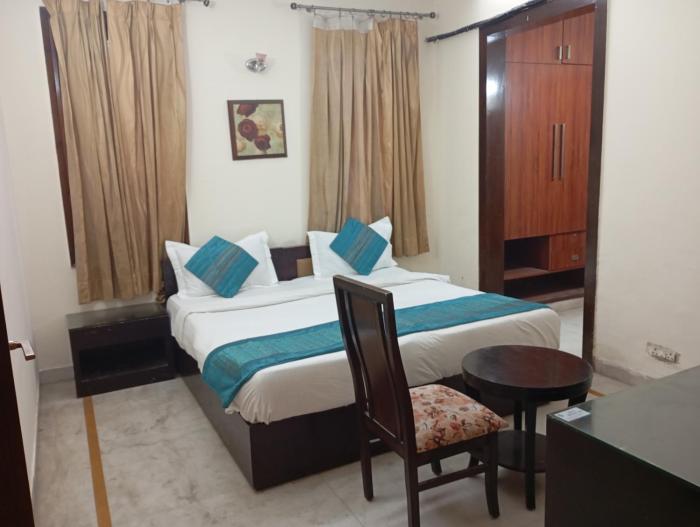 hotel royal india dlf phase 2