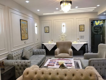 Capital City Hotel,5 Kasr Al Nile Street,3 star