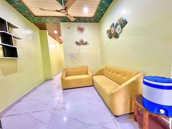 Shree Ghanshyam Palace,,3 star