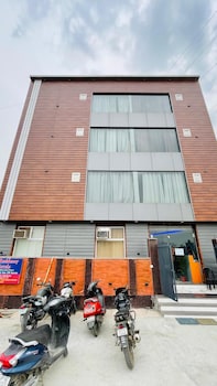 icy white varn residency