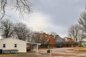 skylark motel by oyo