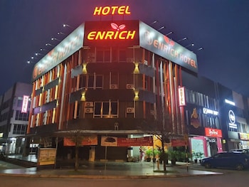 Enrich Hotel Setia Alam By Ubook,,2 star