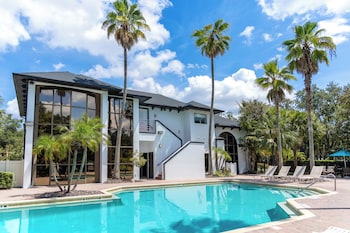 The Fold Hotels Orlando,8459 Palm Pkwy,2 star