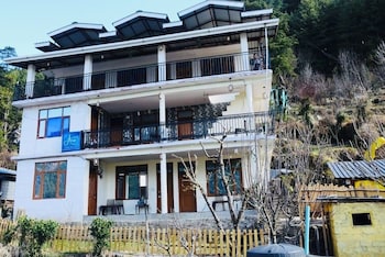 Aura By Ra Manali - Mountain View,,2 star