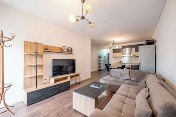 Tirent Apartment Komuna Parisit 2,,3 star