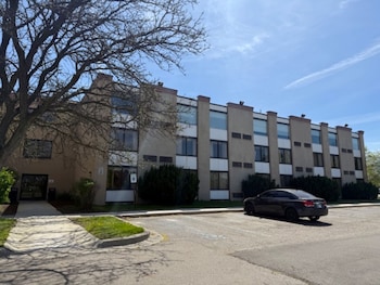 Lansing Delta West Hotel,,2 star