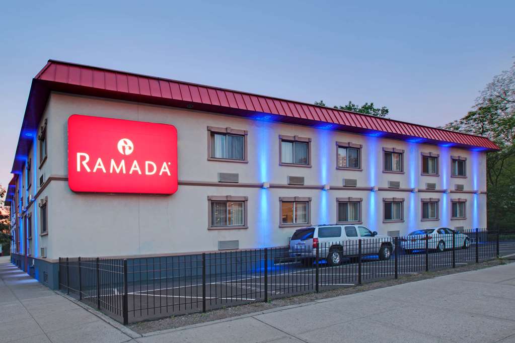 Ramada By Wyndham Bronx,East Bronx>>Bronx,3 star