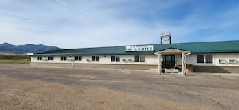 New Western Inn & Suites,,2 star