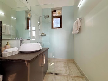 luxury 4 bedrooms independent villa