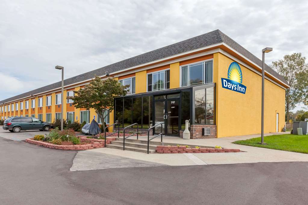 Days Inn By Wyndham Holland,Michigan>>Holland,2 star