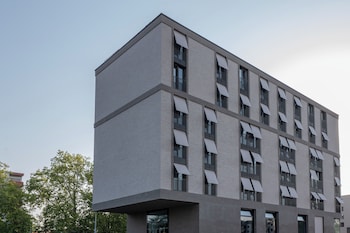 Geneva Youth Hostel,,2 star
