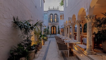 Donatella Boutique Hotel & Restaurant,1350 Collins Avenue,2 star
