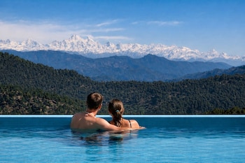 Spellmount - Himalayan View Infinity Pool Resort In Kausani,,3 star