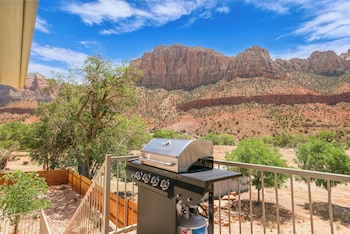 Cottages At Worthington Gallery,789 Zion Park Blvd,4 star