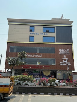 Hotel  Tara,,3 star