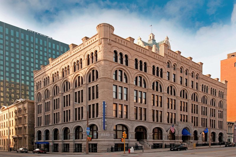 hilton garden inn milwaukee downtown