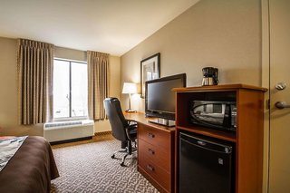 sleep inn and suites airport