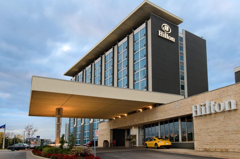 Hilton Toronto Airport Hotel & Suites,Burlington>>Brampton,4 star