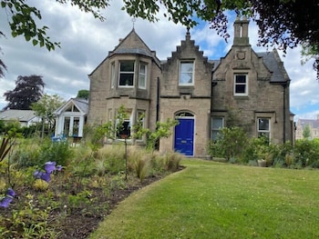 Glen Lyon Lodge Bed & Breakfast,,2 star